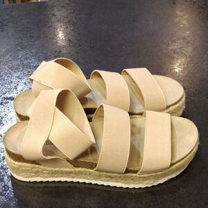 Cushnaire sandals 
